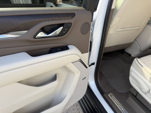 Used 2024 GMC Yukon Denali AWD/4WD image 31