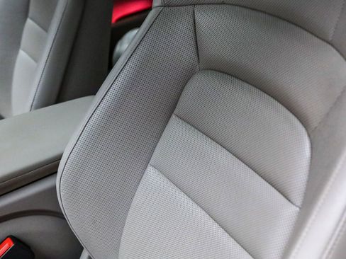 Certified 2022 Porsche Taycan 4 Cross Turismo image 26