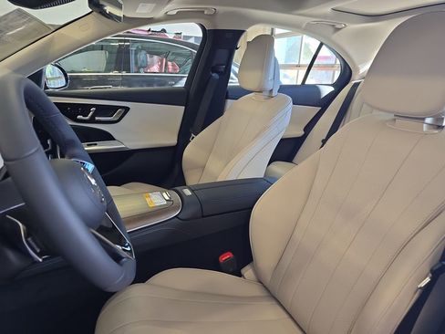 New 2026 Mercedes-Benz E 350 4MATIC Sedan image 16