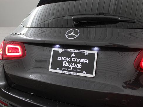 Used 2022 Mercedes-Benz GLC 300 image 32