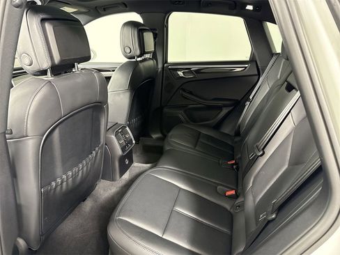 Certified 2023 Porsche Macan Turbo image 26
