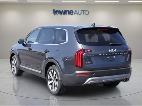 Used 2022 Kia Telluride EX w/ EX Premium Package image 3