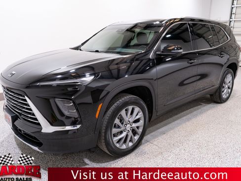 Used 2025 Buick Enclave Preferred image 2