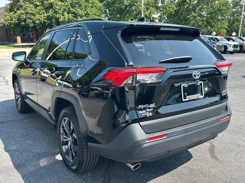 Used 2023 Toyota RAV4 XLE Premium AWD/4WD image 5