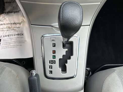 Used 2013 Toyota Corolla LE image 29