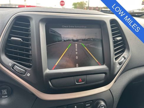 Used 2015 Jeep Cherokee Limited AWD/4WD image 16