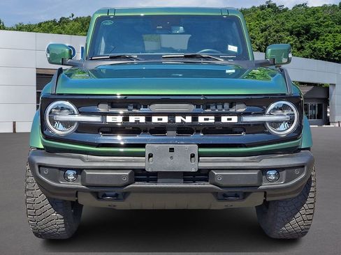 Used 2023 Ford Bronco Outer Banks AWD/4WD image 2