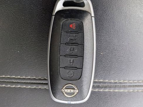 Used 2024 Nissan Pathfinder Platinum w/ Black Appearance Package image 35