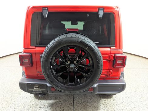 Used 2025 Jeep Wrangler Unlimited Sahara w/ Safety Group AWD/4WD image 6
