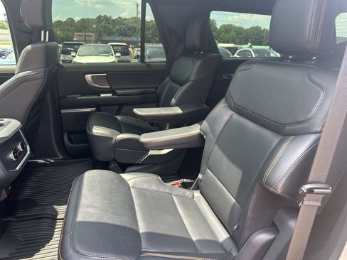 Used 2025 Ford Expedition Tremor AWD/4WD image 17