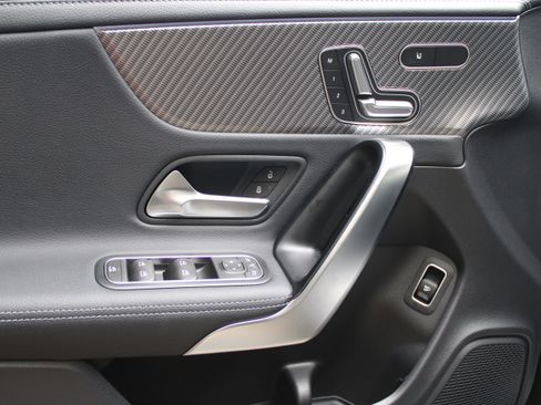 Used 2025 Mercedes-Benz CLA 250 4MATIC image 19