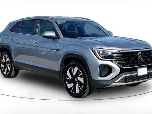 Certified 2025 Volkswagen Atlas Cross Sport SE AWD/4WD image 1