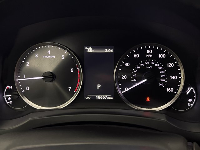 Certified 2025 Lexus IS 300 F Sport RWD image 17