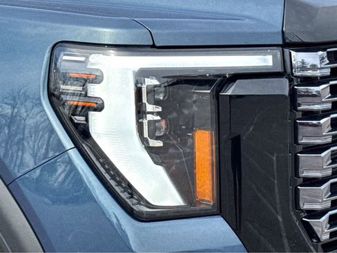 New 2026 GMC Sierra 2500 Denali Ultimate AWD/4WD image 19