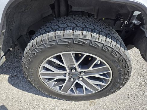 Used 2024 Jeep Wrangler High Altitude AWD/4WD image 9