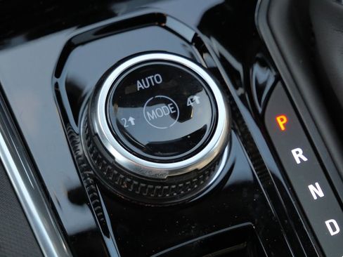 New 2026 GMC Canyon Elevation w/ Convenience Package image 47