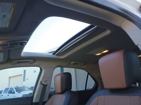 Used 2017 Chevrolet Equinox Premier w/ Enhanced Convenience Package image 11