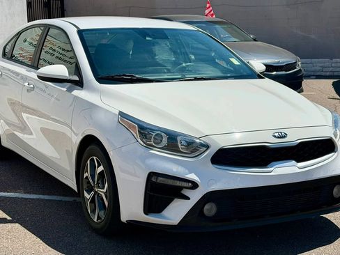 Used 2020 Kia Forte LXS FWD image 4
