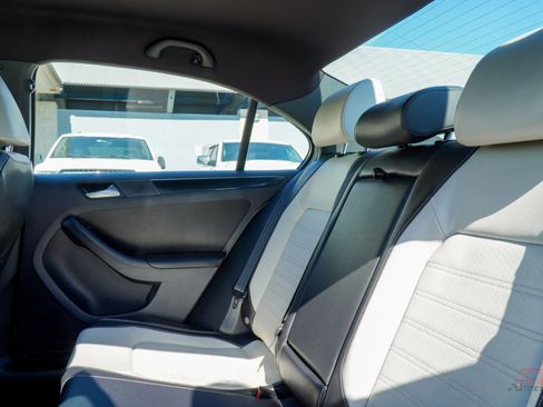 Used 2015 Volkswagen Jetta SE image 22