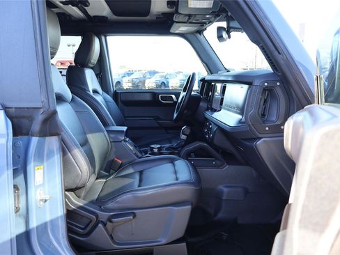 Used 2025 Ford Bronco Badlands image 36