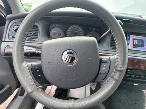 Used 2005 Mercury Grand Marquis LS image 29