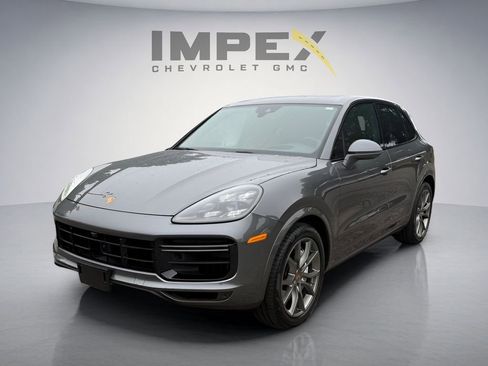 Used 2022 Porsche Cayenne Turbo AWD/4WD image 1