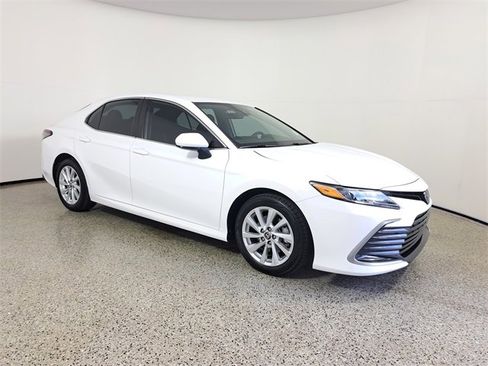 Used 2023 Toyota Camry LE image 4
