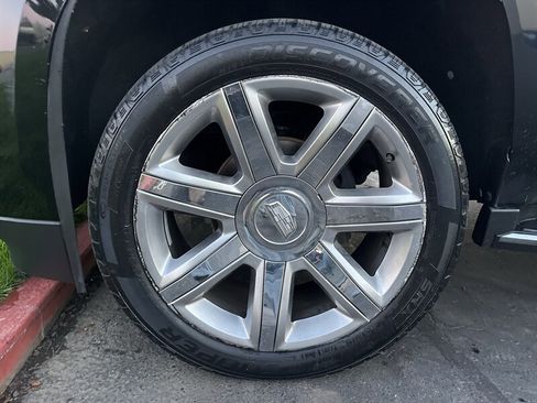 Used 2020 Cadillac Escalade ESV Luxury image 21