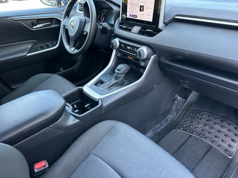 Used 2025 Toyota RAV4 XLE AWD/4WD image 15
