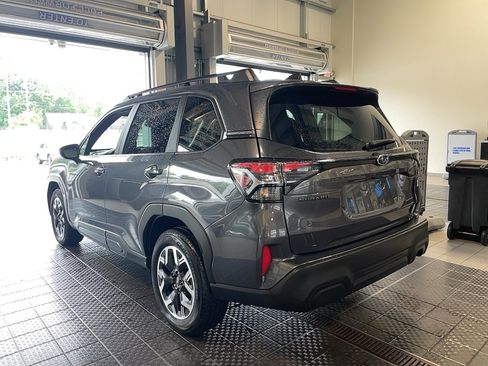 Used 2025 Subaru Forester Premium AWD/4WD image 25