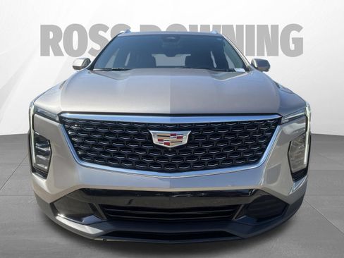 Used 2025 Cadillac XT4 Premium Luxury FWD image 2