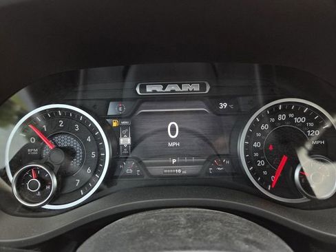 New 2026 RAM 1500 Express AWD/4WD image 22