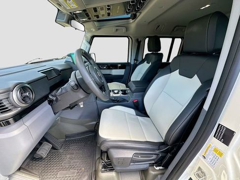 Used 2025 INEOS Grenadier Fieldmaster Edition image 19