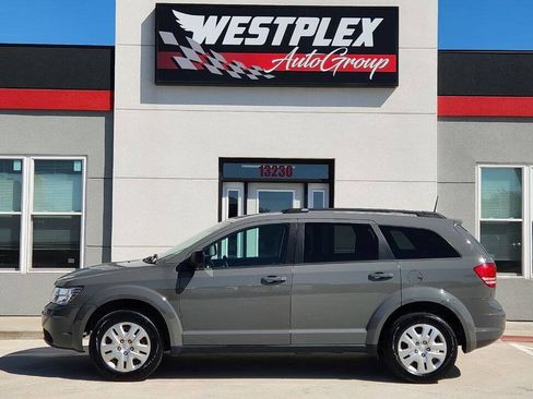 Used 2019 Dodge Journey SE FWD image 29