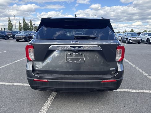 Used 2020 Ford Explorer XLT image 14