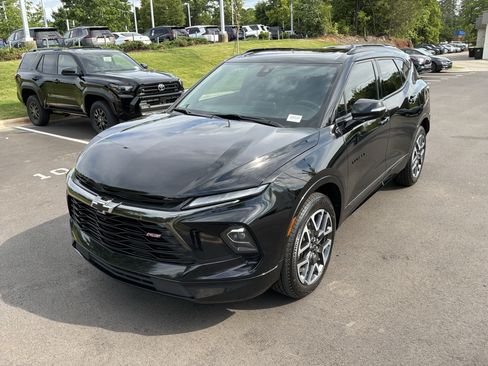 Used 2024 Chevrolet Blazer RS w/ Driver Confidence II Package FWD image 5