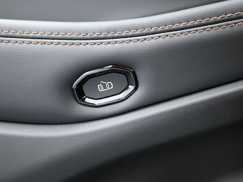New 2026 Jeep Cherokee Limited AWD/4WD image 18