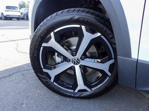 Certified 2025 Volkswagen Taos SEL image 10