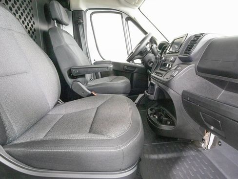 Used 2023 RAM ProMaster 2500 image 14