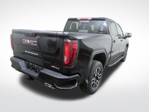 Used 2024 GMC Sierra 1500 AT4 w/ AT4 Premium Package AWD/4WD image 3