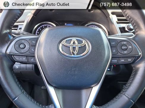 Used 2018 Toyota Camry SE w/ Moonroof Package FWD image 13