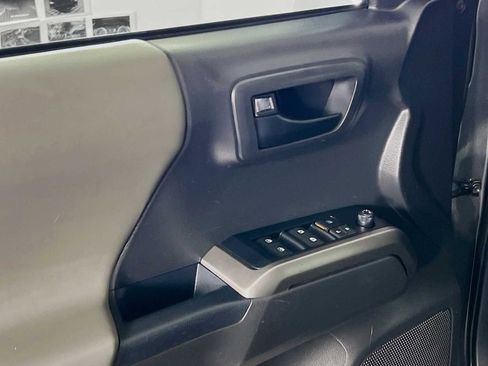 Used 2023 Toyota Tacoma SR5 AWD/4WD image 17