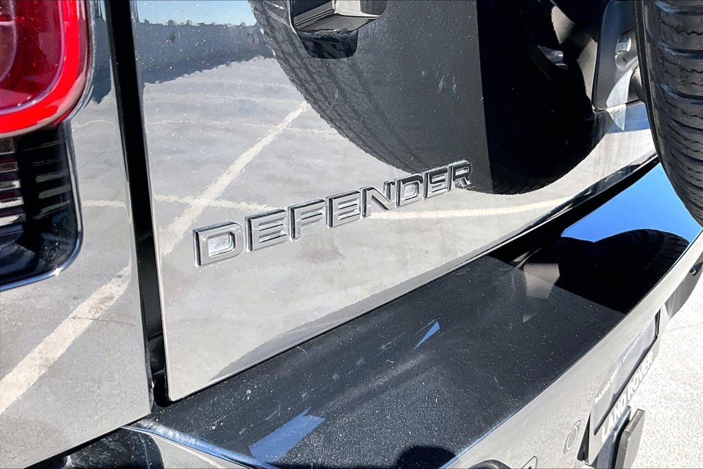Used 2024 Land Rover Defender 110 X-Dynamic SE AWD/4WD image 22