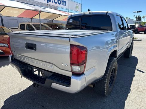 Used 2019 Toyota Tacoma SR AWD/4WD image 5