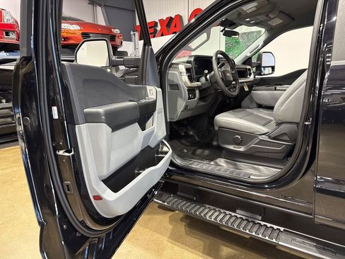 Used 2024 Ford F250 XL w/ XL Chrome Package RWD image 92