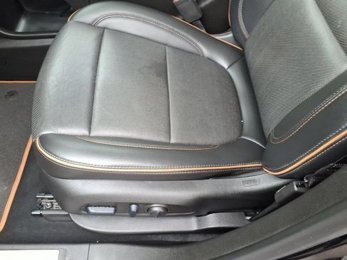 Used 2023 GMC Acadia AT4 w/ Technology Package AWD/4WD image 11