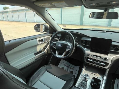 Used 2023 Ford Explorer XLT w/ Equipment Group 202A image 18