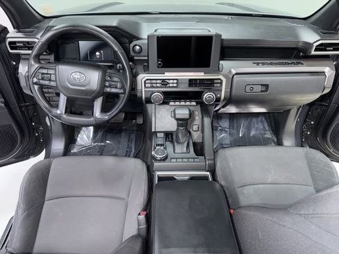 Used 2025 Toyota Tacoma SR5 AWD/4WD image 13