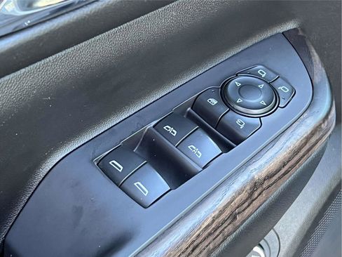 Used 2021 GMC Acadia Denali w/ Denali Ultimate Package image 17