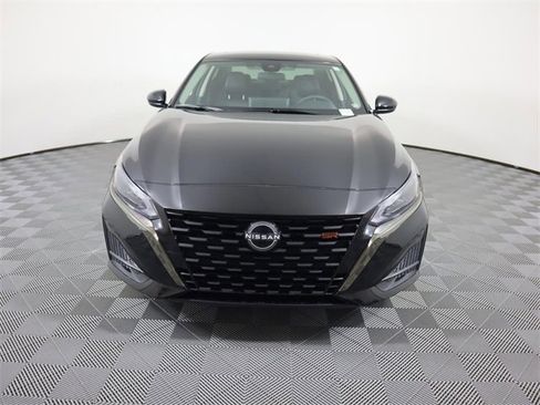 New 2025 Nissan Altima 2.5 SR image 6